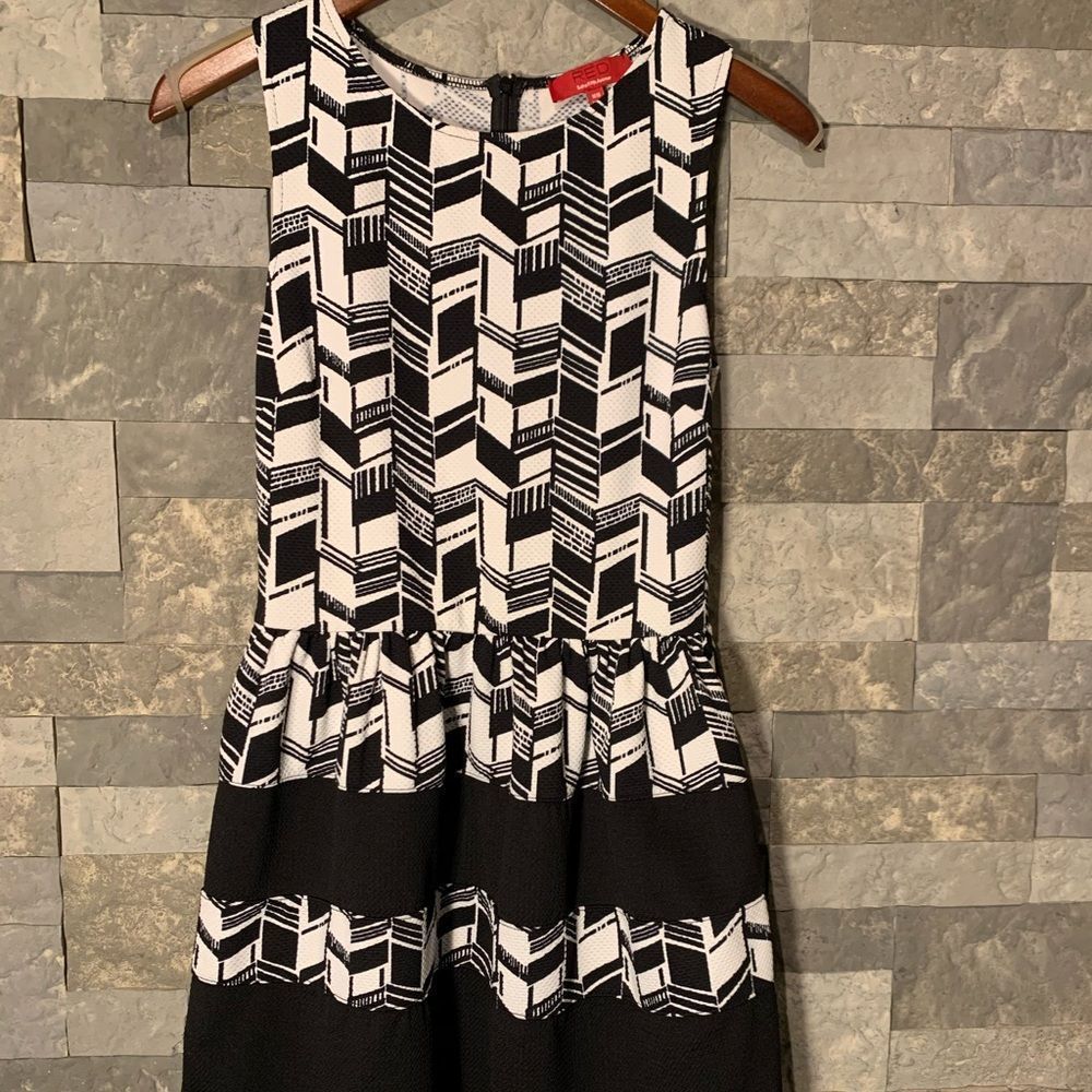 Red Saks Fifth Avenue Dress SZ M